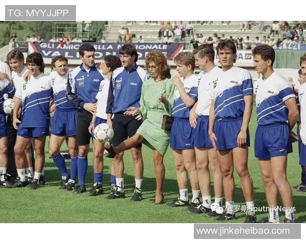 足球明星的另一半索菲亚揭秘她的生活与事业背景 足球明星的另一半索菲亚揭秘她的生活与事业背景