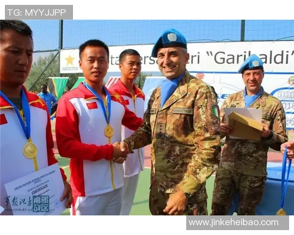 中国足球加油奋勇拼搏共创辉煌未来团结一心实现梦想的美好愿景